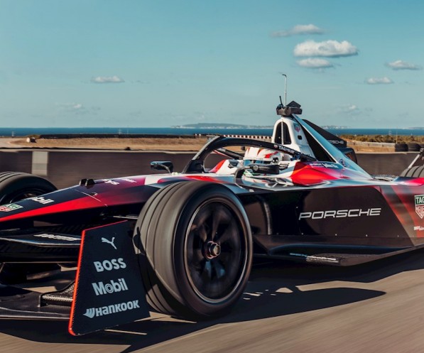 ABB onthult mobiele oplader voor Formule E seizoen 9